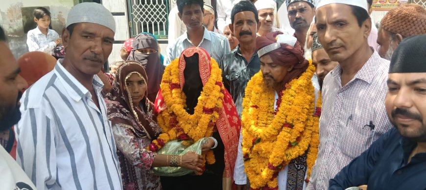 तखतगढ़: उमरा यात्रा पर रवाना हुए जामा मस्जिद के मौलाना, ग्रामीणों ने दी भावपूर्ण विदाई