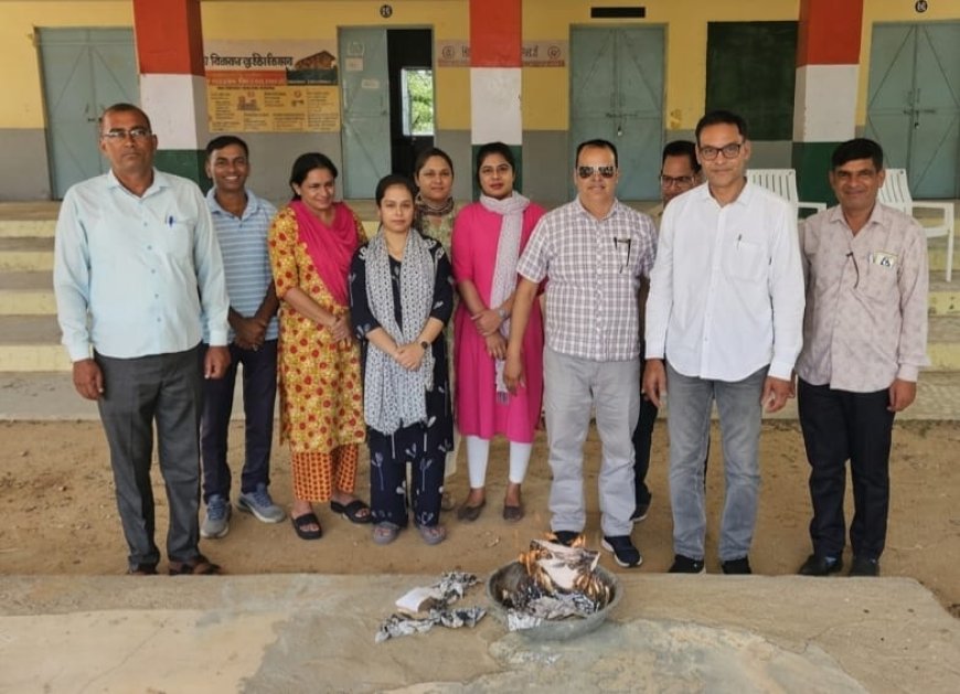 ग्रीष्मावकाश कटौती के आदेशों का विरोध: राजस्थान शिक्षक संघ शेखावत ने जलाई आदेशों की होली