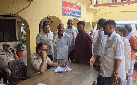 रामगढ़ में दीपदास महाराज के स्थान से हुए कैमरे चोरी; अज्ञात चोरों के खिलाफ पुलिस प्रशासन से मिले कमेटी के सदस्य