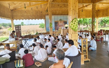 मनुष्य का वास्तविक उत्थान बाहरी उपलब्धियों में नहीं,  बल्कि उसे निरंतर साधना में निहित है: लब्धिवल्लभसूरी