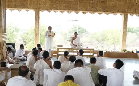 आचार्यश्री लब्धिवल्लभसूरीजी के कर कमलों से विमोचन; आधुनिक युग में युवाओं को जैन धर्म से जोड़ने में मिल का पत्थर साबित होगी पुस्तक
