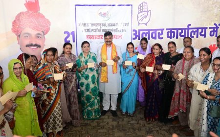महिला आरक्षण विधेयक लागू करने की मांग: अलवर में महिला कांग्रेस ने शुरू किया हस्ताक्षर और पोस्टकार्ड अभियान