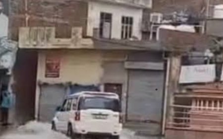 गर्मी और उमस के बाद अचानक हुई धीमी बारिश से लोगों को मिली कुछ समय के लिए राहत