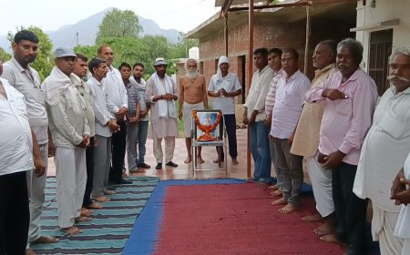 SMS अस्पताल के त्वचा रोग विशेषज्ञ स्व. डॉ संदीप शर्मा की याद में नेवरी में श्रंद्धाजलि सभा का किया आयोजन