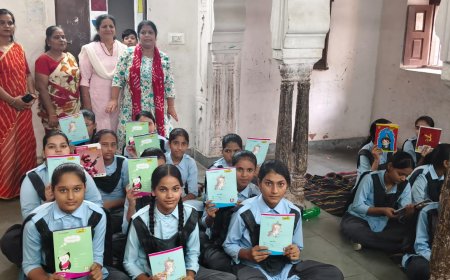 सेवार्थ फाउंडेशन ट्रस्ट ने 150 बालिकाओं को वितरित की स्टेशनरी व बिस्किट