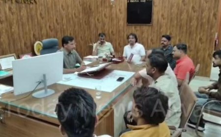 नगर निगम आयुक्त से मिले हिन्दू संगठनों के पदाधिकारी, शहर में घूम रही गौमाता के लिए अलग गौशाला की मांग