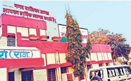 ईओ विहीन पालिका बेसाखियों के सहारे दम तोड़ रहा शहरी सेवा शिविर में जनता नदारद काम ठप कुर्सीयो पर बैठ कर ताकतें रहते है कर्मचारी
