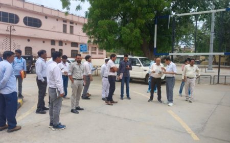 खैरथल रेलवे स्टेशन के पुनर्विकास कार्यों का एजीएम ने किया निरीक्षण,  प्रमुख ट्रेनों के ठहराव और जीआरपी-आरपीएफ चौकी की मांग उठी