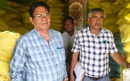 किसानों कोे उर्वरक उपब्धता के लिए जिला कलक्टर के निर्देश पर औचक निरीक्षण