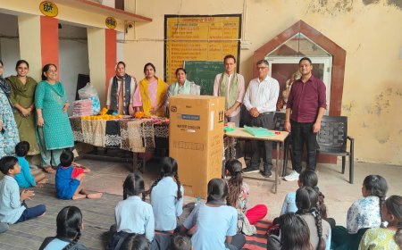 खेड़ली गंज के सरकारी स्कूल को श्याम महिला मंडल ने भेंट किया वाटर कूलर