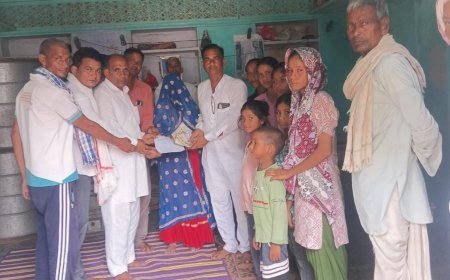 सोशल मीडिया अभियान से जुटे 1.01 लाख रुपये, दिवंगत मुकेश बैरवा के परिवार को मिली आर्थिक संबल