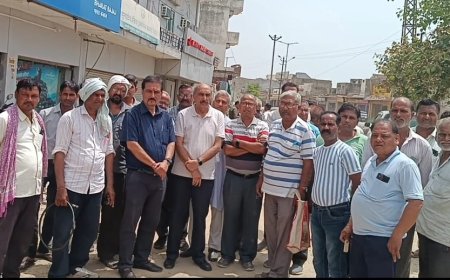 कुम्हेर गेट ओवरब्रिज निर्माण से व्यापार प्रभावित, वैकल्पिक मार्ग नहीं होने पर व्यापारियों में रोष