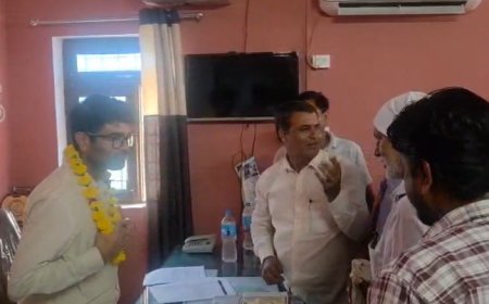 लक्ष्मणगढ़ नगर पालिका में अधिशासी अधिकारी चेतन बैरवा ने संभाला पदभार, ग्रामीणों  ने किया भव्य स्वागत