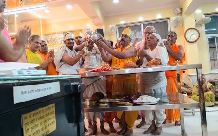 गायत्री नगर में आर्यिका रत्न अर्हं श्री माताजी का भव्य मंगल प्रवेश, विश्व शांति के लिए हुई शांतिधारा