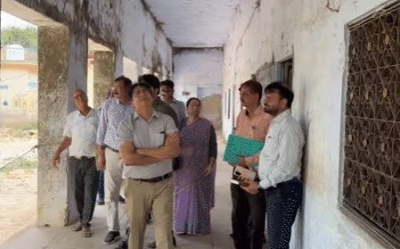 ACS बोले- जर्जर स्कूल भवन तुरंत गिराएं: छतों पर चढ़कर किया औचक निरीक्षण, खराब निर्माण मिला तो दोबारा बनेगा भवन
