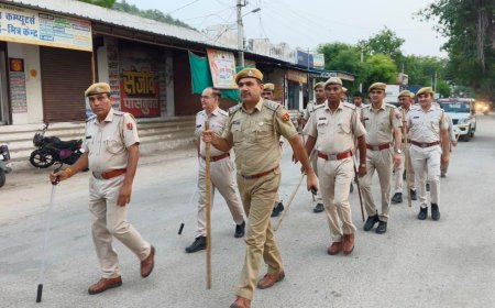 जहाजपुर में थाना प्रभारी डीआर चौधरी का फ्लैग मार्च, अपराधियों को चेतावनी, आमजन में सुरक्षा का संदेश
