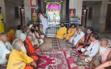 वृंदावन में ई-रिक्शा और टेंपो चालकों के आतंक के खिलाफ संतों की बैठक, बड़े आंदोलन की चेतावनी