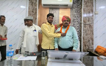 नए ईओ योगेश कुमार पिप्पल ने संभाला कार्यभार; वैर कस्बे की सुरक्षा, स्वच्छता और रोशनी पर रहेगा विशेष फोकस