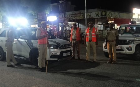 तखतगढ़ पुलिस ने मैन चौराहे पर की विशेष नाकाबंदी, यातायात नियमों का उल्लंघन करने वालों के काटे चालान