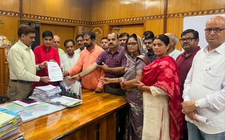 EWS के राजनीतिक प्रतिनिधित्व व आयोग गठन को लेकर विप्र फाउंडेशन ने सौंपा ज्ञापन; माँगें न मानने पर उच्च न्यायालय में याचिका दायर करने की दी चेतावनी