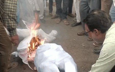 NEET और पेपर लीक मामलों को लेकर केंद्र पर बरसे कांग्रेसी, जिलाध्यक्ष बोले- "जब तक न्याय नहीं, आंदोलन जारी रहेगा