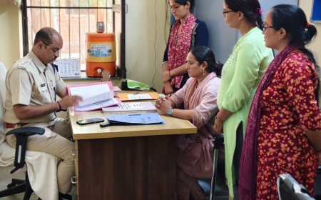 महिलाओं को मिल रही सुरक्षा और सुविधाओं का अतिरिक्त पुलिस अधीक्षक ने लिया जायजा