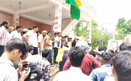 रामगढ़ से उठी न्याय की हुंकार: विशाल पैदल मार्च निकाल युवाओं ने केंद्र सरकार को घेरा; कठोर कानून की उठाई मांग