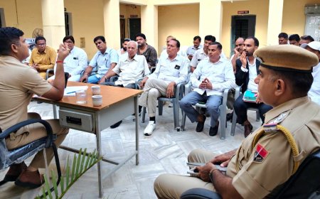 आगामी त्योहारों, सड़क सुरक्षा और साइबर-सुरक्षा को लेकर अतिरिक्त पुलिस अधीक्षक ने दिए निर्देश; यातायात नियमों के पालन का लिया संकल्प
