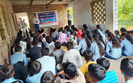 विद्यार्थियों को साइबर ठगी से बचाव, कानूनी अधिकार एवं हेल्पलाइन सेवाओं की दी जानकारी;   विद्यालय में लगाई गई 'कोर्ट वाली दीदी' शिकायत पेटी
