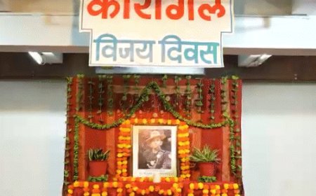 कारगिल विजय दिवस पर अनूठी पहल: केबिनेट मंत्री कर्नल राज्यवर्धन राठौड़ की प्रेरणा से स्कूली बच्चों ने शहीद परिवारों के नाम लिखे पत्र और बनाए चित्र