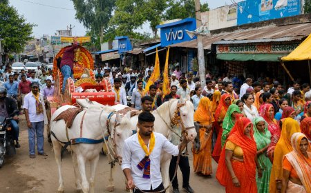कठूमर में देवशयनी एकादशी पर निकली बाबा खाटूश्याम की भव्य शोभायात्रा, श्रद्धालुओं ने पुष्पवर्षा कर किया स्वागत