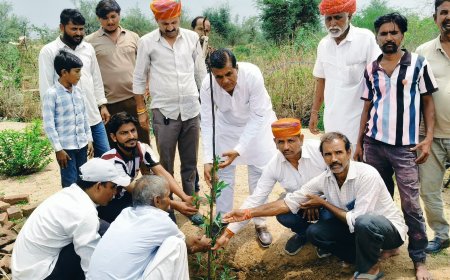 खेड़ादेवी मंदिर में भक्ति की बही सरिता, भजन संध्या के साथ पौधरोपण कर दिया पर्यावरण संरक्षण का संदेश