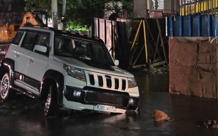 बारिश के बाद सड़कों पर गहराया हादसों का खतरा: जलभराव के बीच खुले गड्ढों और निर्माण स्थलों पर सुरक्षा के पुख्ता इंतजाम की मांग