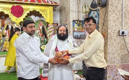 रामगढ़: 'गुरु वंदन' कार्यक्रम के तहत बाबा गिरवरनाथ मंदिर में बाबा नंदलाल का किया पूजन, लिया आशीर्वाद