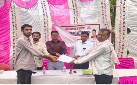 ग्रामीण सेवा शिविर फॉलोअप बना परिवार के लिए राहत;  राशन कार्ड संबंधी समस्या का हुआ त्वरित समाधान