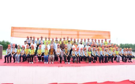 देशभक्ति के रंग में रंगा खैरथल: 'इंजीनियर पॉइंट स्कूल' की चेतना रैली में उमड़े 2,000 छात्र; प्रतिभाओं का हुआ सम्मान