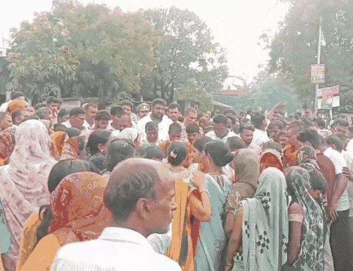 5 साल पुराने जमीन विवाद में किराना दुकानदार की चाकू से गोदकर हत्या, मां-पत्नी के सामने 10 वार
