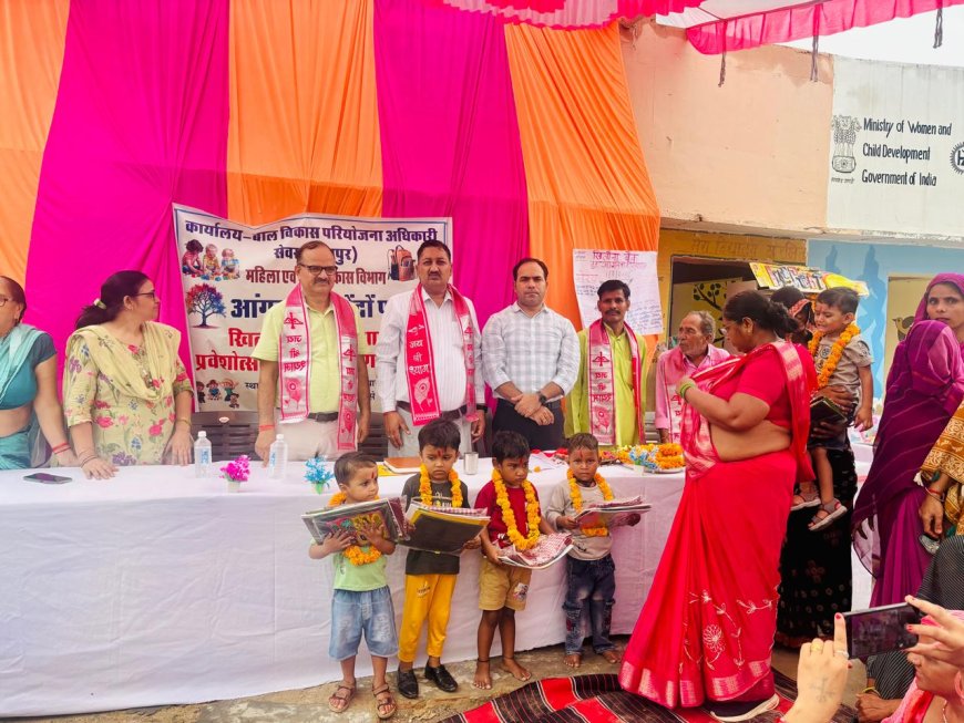 आंगनबाड़ी केंद्र नगला झीलरा में खिलौना बैंक का शुभारंभ, प्रवेशोत्सव एवं वृक्षारोपण कार्यक्रम आयोजित
