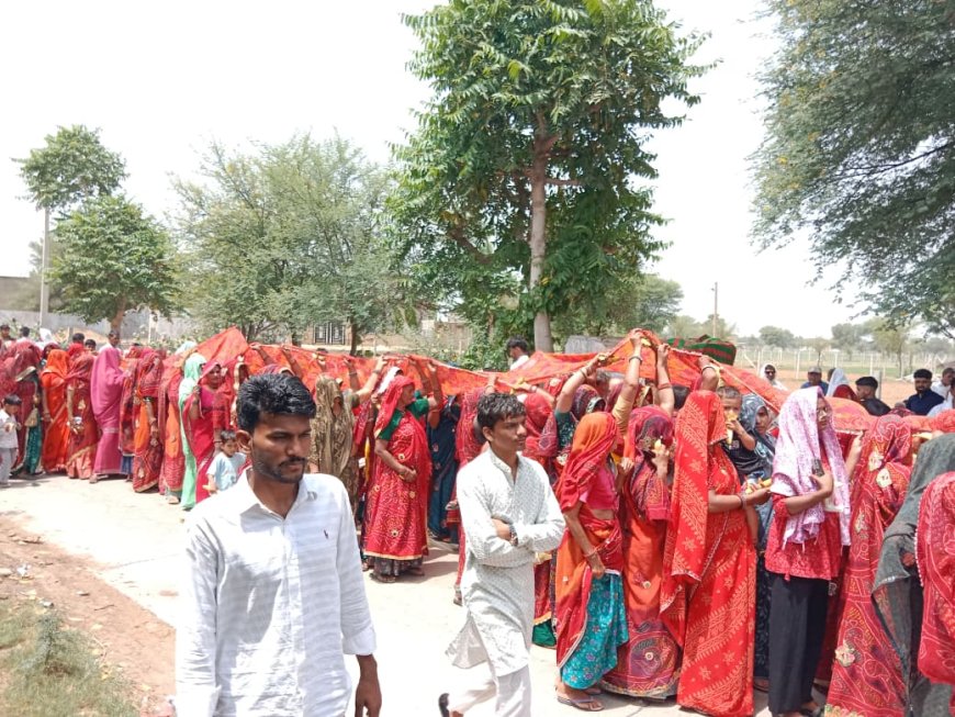 गुहाला में उमड़ा श्रद्धा का सैलाब: शाकंभरी माता के वार्षिक उत्सव पर निकाली 51 मीटर की विशाल चुनरी यात्रा
