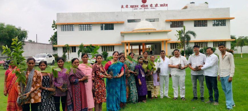 जिला प्रमुख संघ के पूर्व अध्यक्ष ने महाविद्यालय में किया पौधरोपण; सघन वृक्षारोपण अभियान के तहत हुआ पौधरोपण