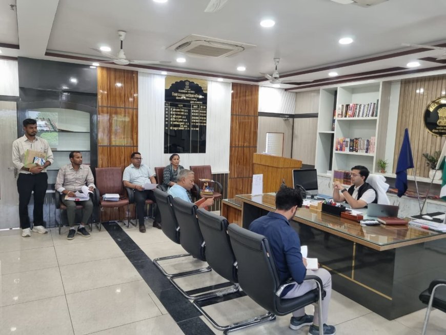 पंच गौरव योजना के प्रभावी क्रियान्वयन को लेकर जिला कलेक्टर ने की समीक्षा