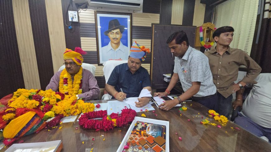 बंजारा ने संभाला तखतगढ़ EO का पदभार, बोले— 'बुनियादी ढांचे को मजबूत करना और जन समस्याओं का त्वरित निस्तारण पहली प्राथमिकता'