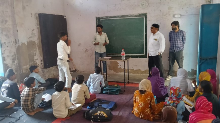 प्रधान नसरू खान ने किया तीन सरकारी स्कूलों का औचक निरीक्षण; छात्राओं को परखा, सामान्य ज्ञान में मिली कमी