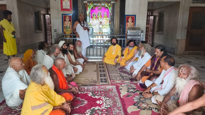 वृंदावन में ई-रिक्शा और टेंपो चालकों के आतंक के खिलाफ संतों की बैठक, बड़े आंदोलन की चेतावनी