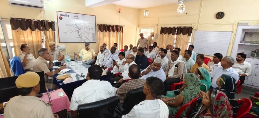 महुवा में पुलिस का जनसंवाद, महिला सुरक्षा, साइबर अपराध और कानून व्यवस्था पर डीएसपी अनूप सिंह ने दिया सख्त संदेश