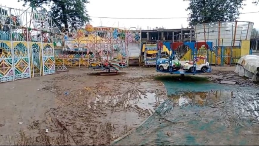 भगवान जगन्नाथ महाराज का मेले में कीचड का आलम; श्रद्धालुओं  तथा दुकानदारों को करना पड रहा परेशानियों का सामना