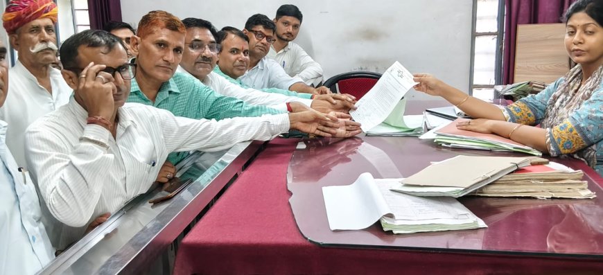 नीट सहित प्रतियोगी परीक्षाओं में धांधली के विरोध में कांग्रेस का प्रदर्शन, पीएम मोदी का पुतला फूंका