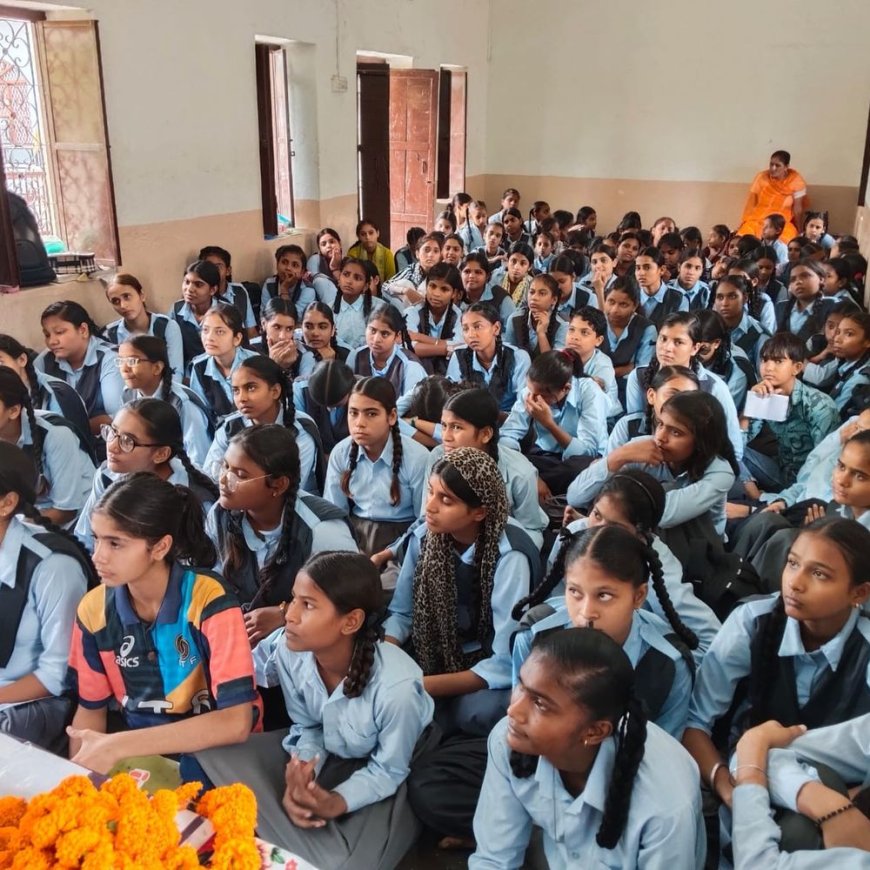 खैरथल में गूंजा जागरूकता का मंत्र:छात्राओं ने सीखे डिजिटल साक्षरता और महिला सुरक्षा के गुण