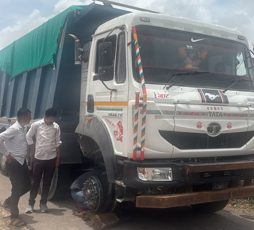 एनएच-62 पर फिल्मी अंदाज़ में पीछा: DST टीम ने टायर बर्स्ट कर अवैध बजरी से भरा बिना नंबरी डंपर पकड़ा, चालक गिरफ्तार
