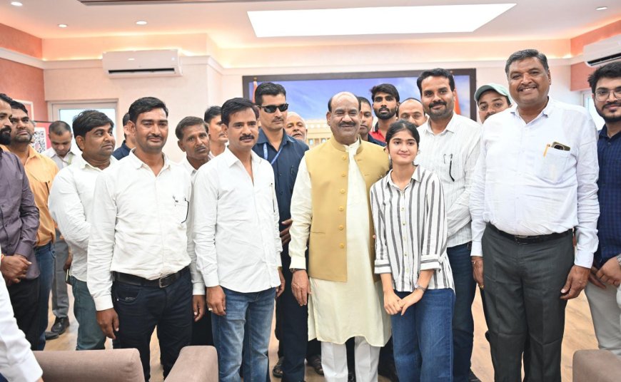 खेरली की रिया खंडेलवाल ने की लोकसभा अध्यक्ष ओम बिरला से शिष्टाचार मुलाकात;  नई दिल्ली में की शैक्षणिक चर्चा